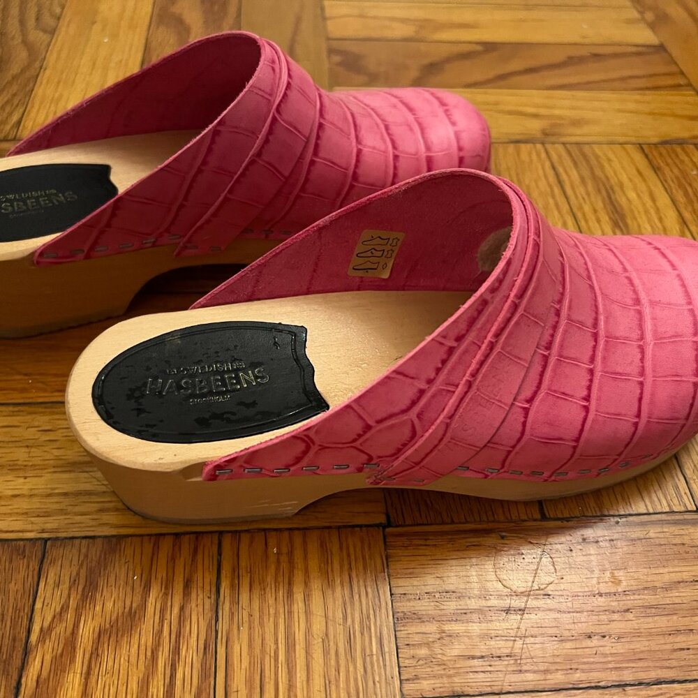 Swedish Hasbeens Husband Clogs - Pink Croc Barbie Vibes (US 8/European 38)